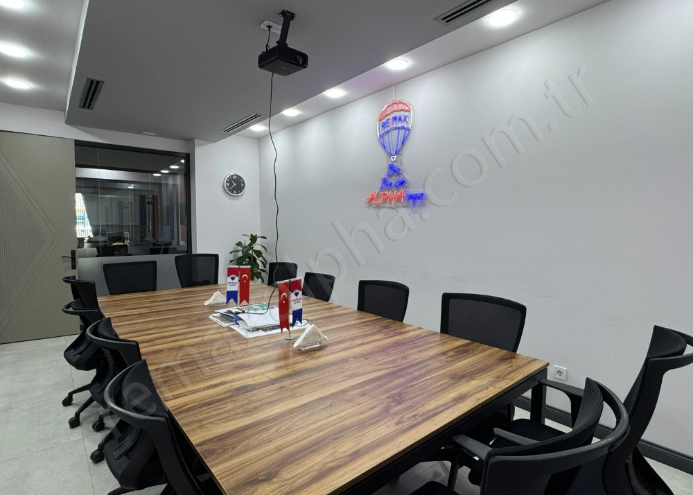 REMAX ALPHA 2